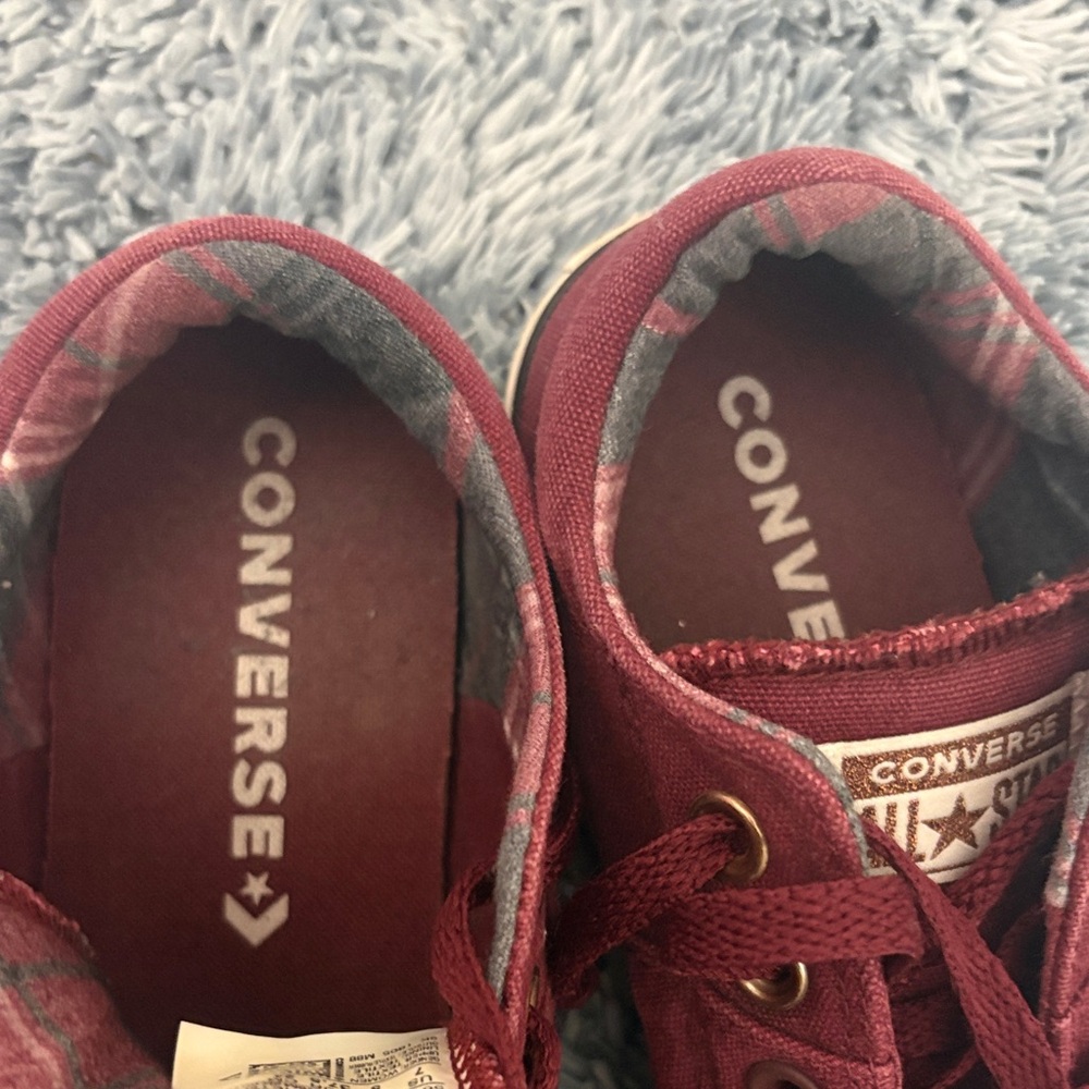 Converse Woman Maroon Sneakers - Picture 9 of 11